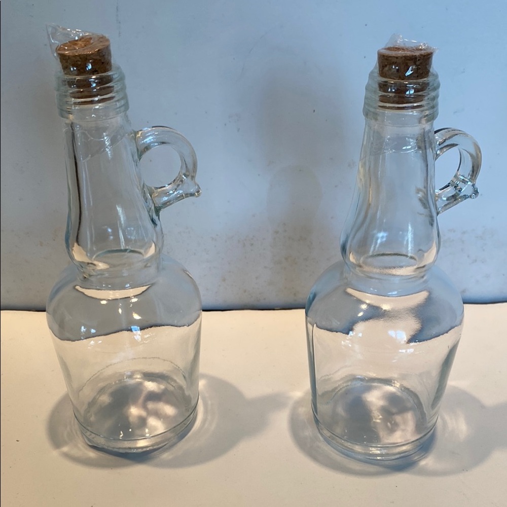 NWT Set of 2 Olive Oil/Vinegar Cruets w/corks